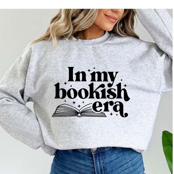 "Bookish Era Sweatshirt: Cozy & Chic Literary Inspired Design!" - Picture 3 of 3